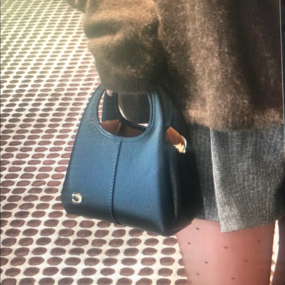 NWT Coach Lana 19